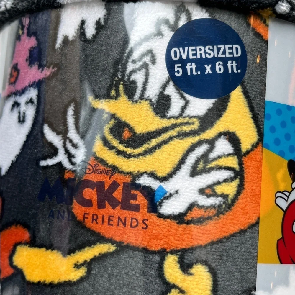 🆕Disney Mickey and Friends Halloween Plush Throw Blanket Oversized